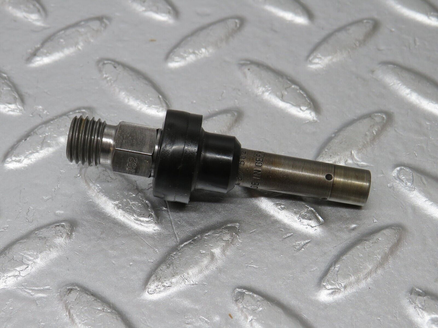 33684 Mercedes-Benz W201 190E 2.0L Fuel Injector Bosch 0437502010