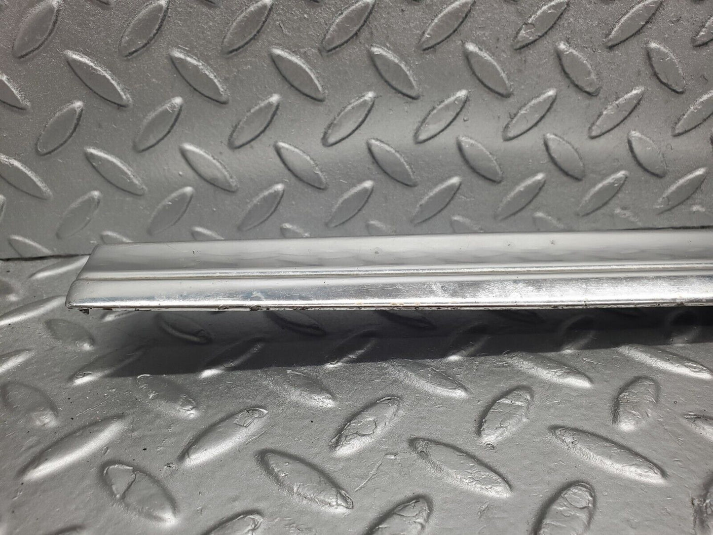 46431 Mercedes-Benz C123 280CE Coupe Left Door Chrome Moulding Trim