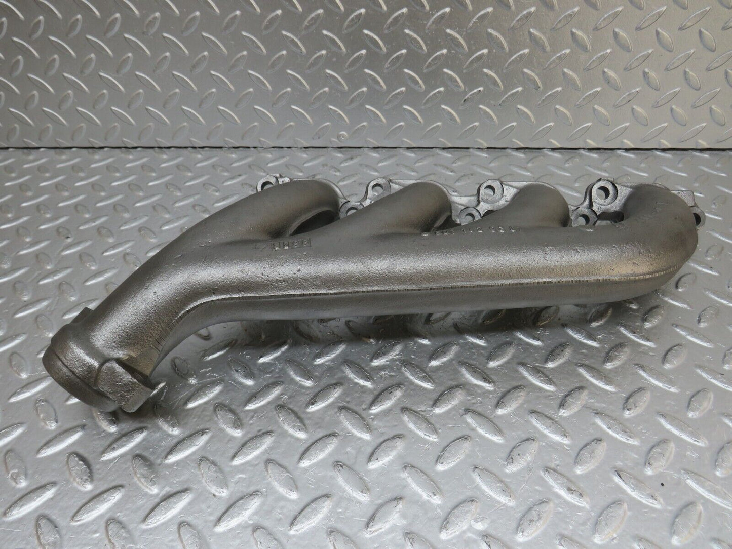 33052 Mercedes-Benz W124 200D OM601 Exhaust Manifold 6011420301