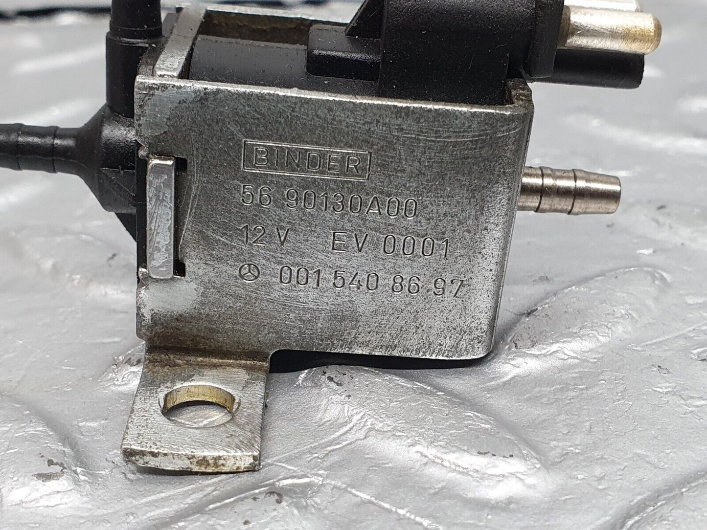 40947 Mercedes-Benz W126 300SE Vacuum Solenoid Binder 0015408697