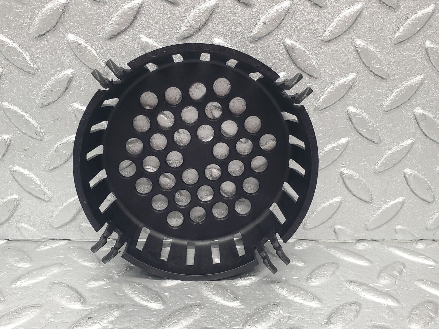 46051 Mercedes-Benz W126 420SE Engine Cooling Fan Clutch Cover
