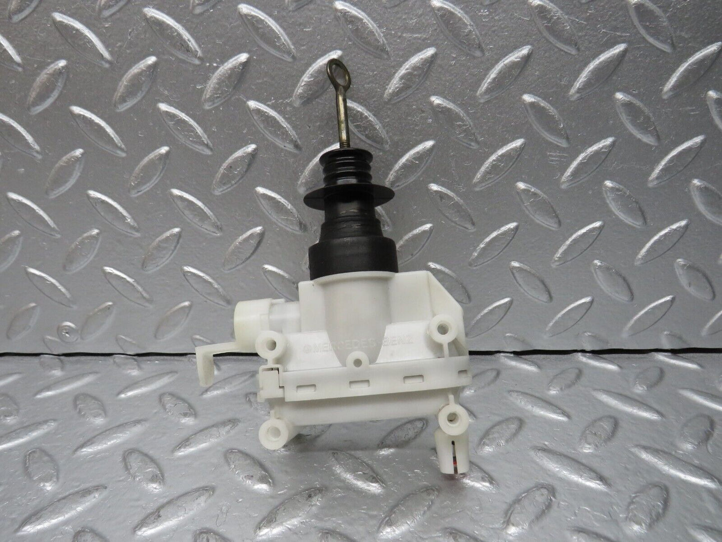 31396 Mercedes-Benz S124 220TE Door Lock Vacuum Actuator Hella Front Left