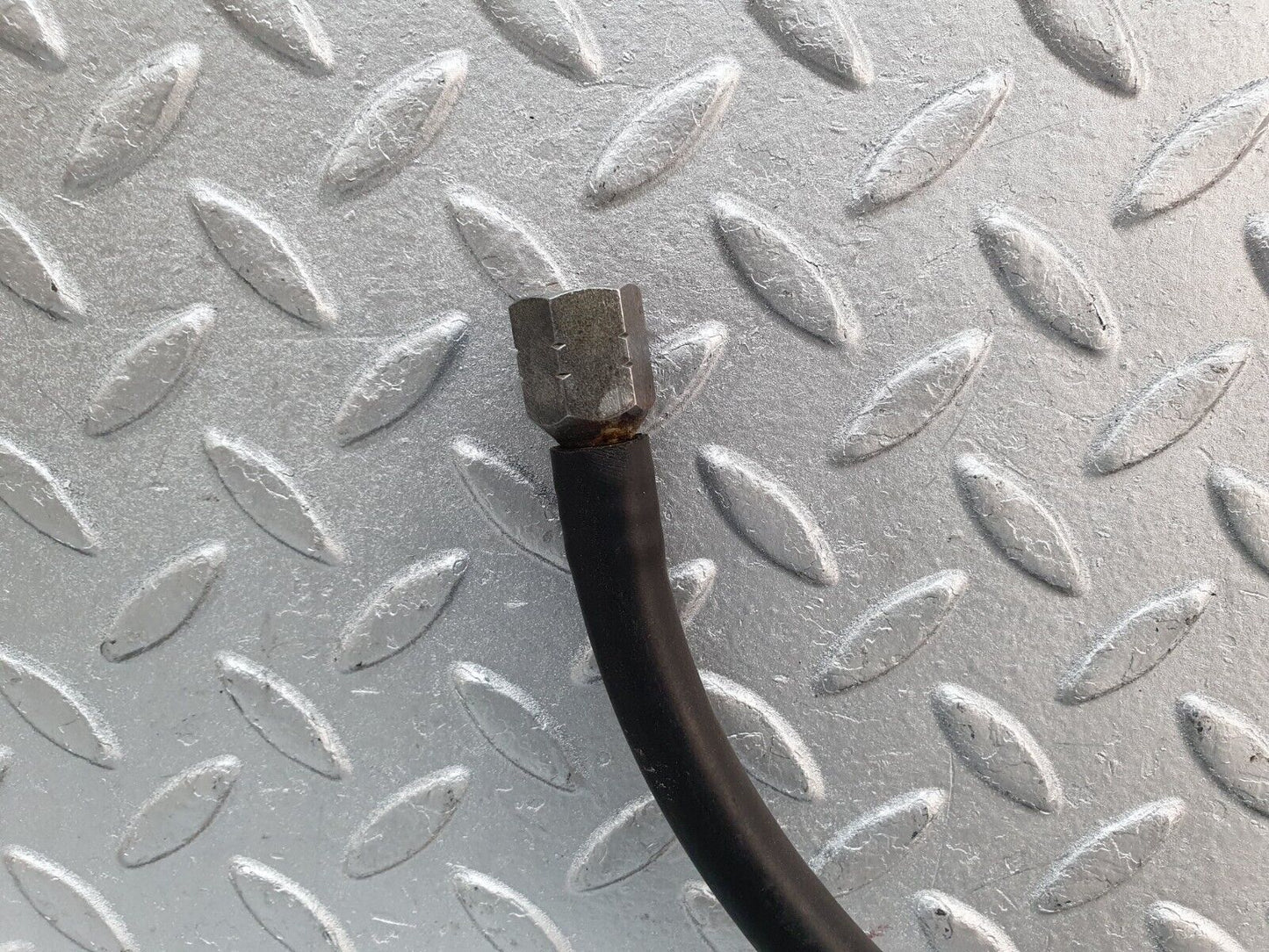 41238 Mercedes-Benz W126 300SE Fuel Pipe Line