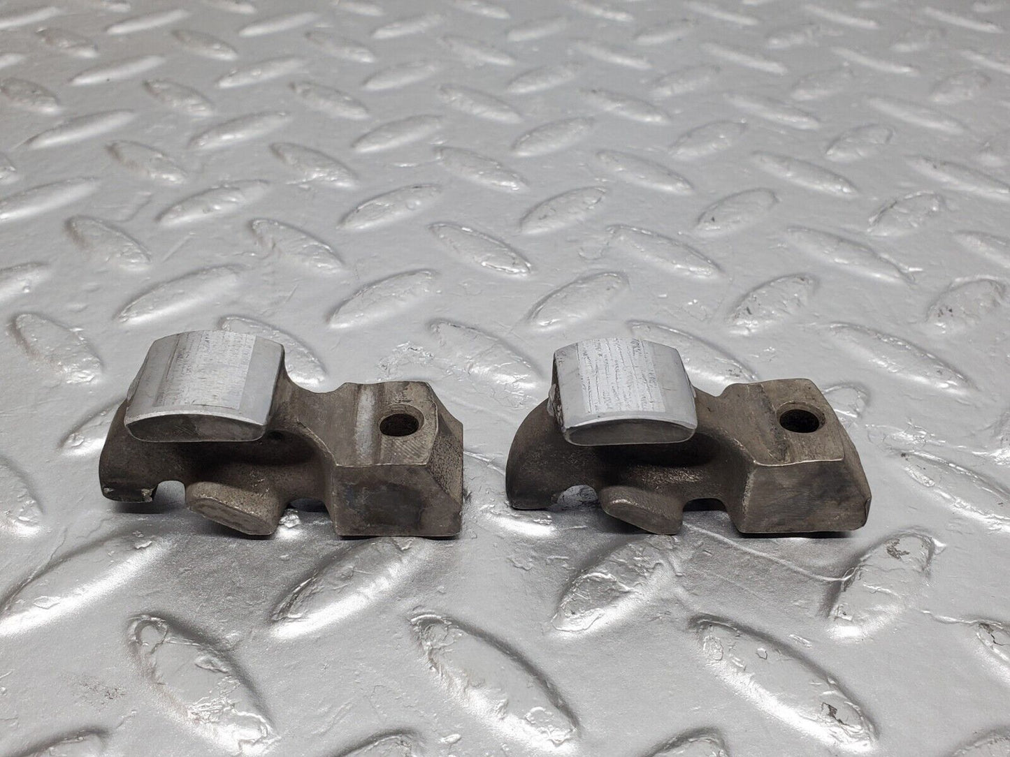 45479 Mercedes-Benz 280E M110.988 Valve Rocker Arm With Retaining Spring