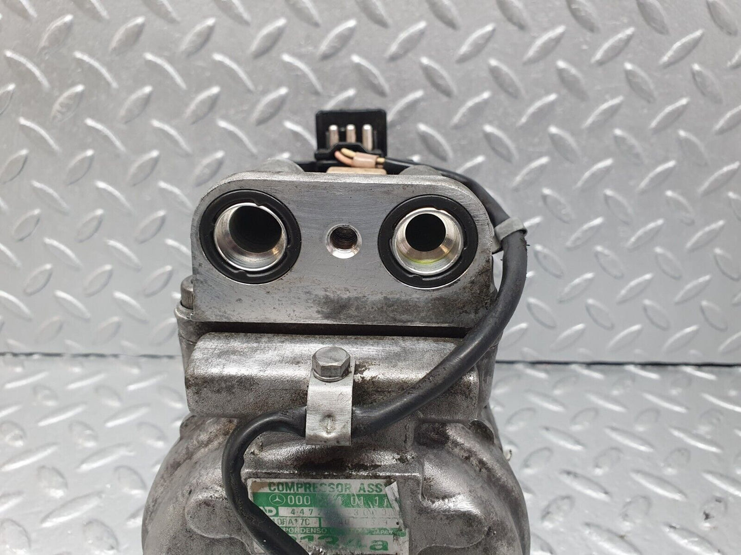 42504 Mercedes-Benz R129 320SL Coupe Air Conditioning Compressor 0002340111 0002300511