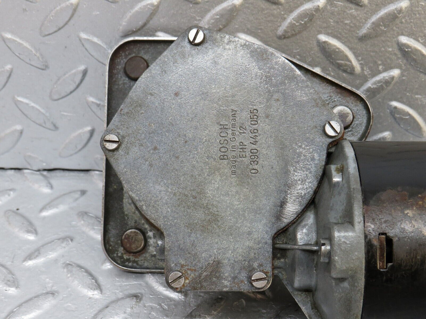37543 Mercedes-Benz W109 300SEL Wiper Motor Bosch 0390446055