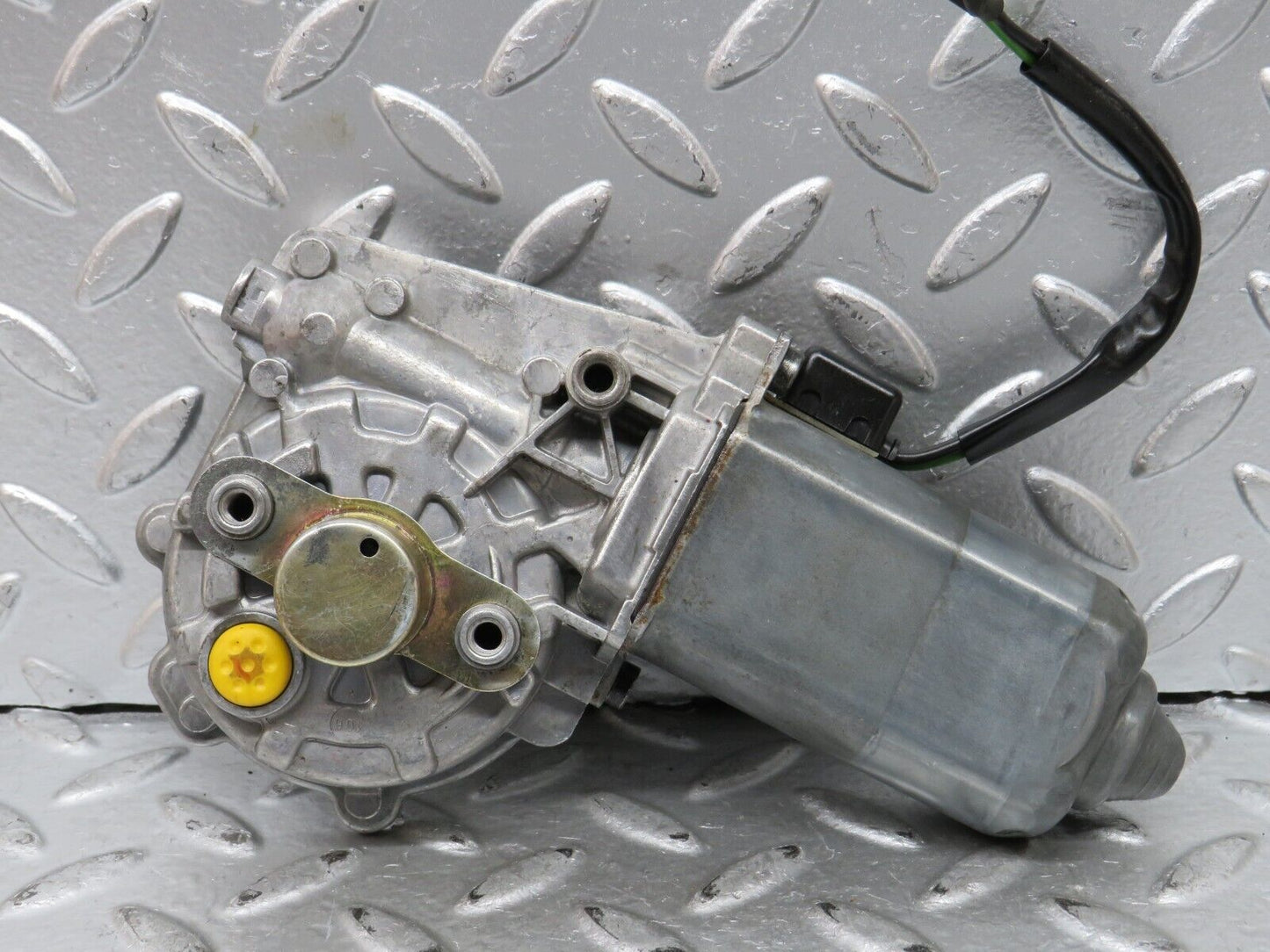 27663 Mercedes-Benz S124 300TE Window Regulator Motor Right Bosch 0130821285