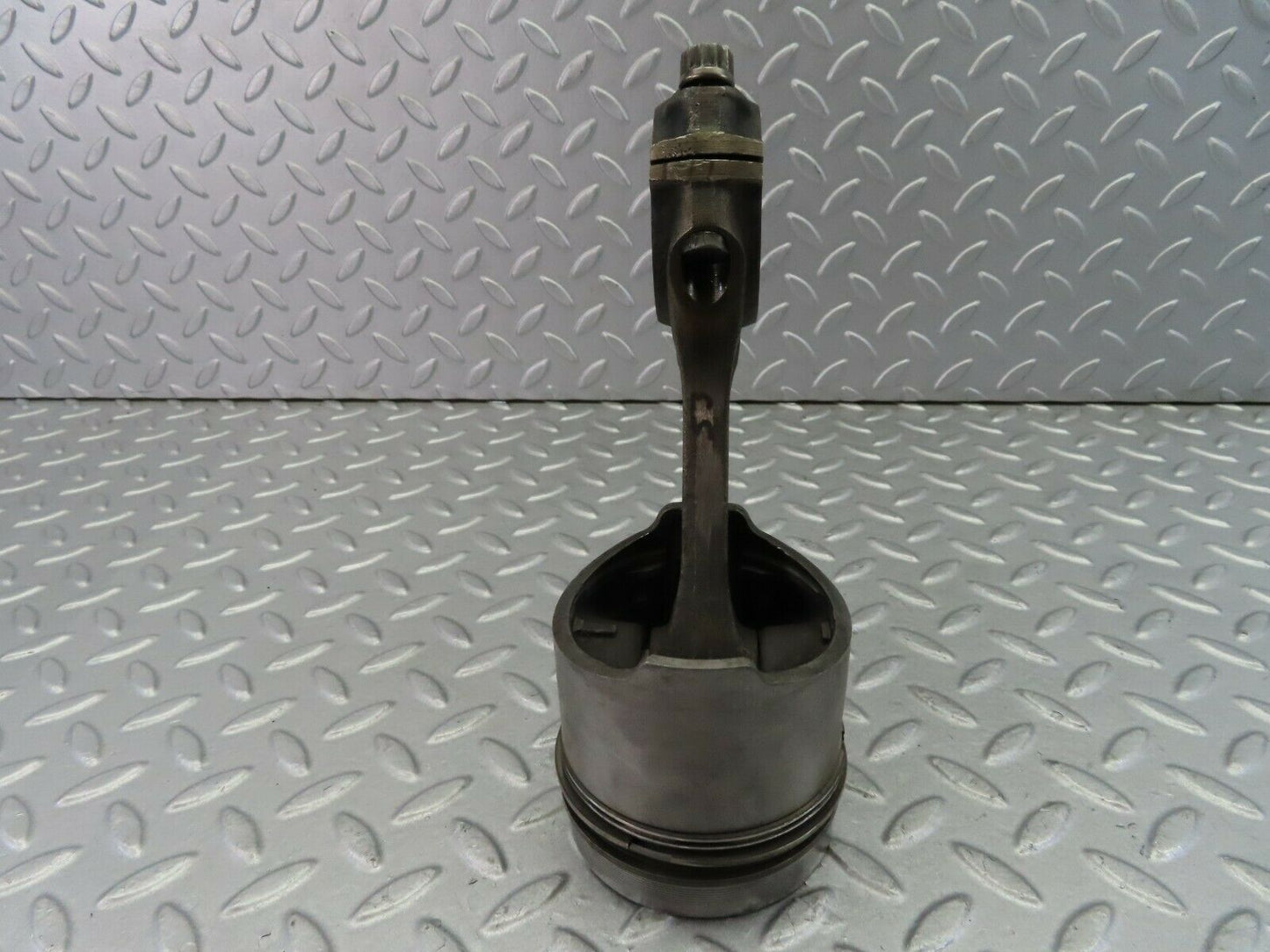 8040 Mercedes-Benz W115 220D Piston With Connecting Rod 87.03 mm