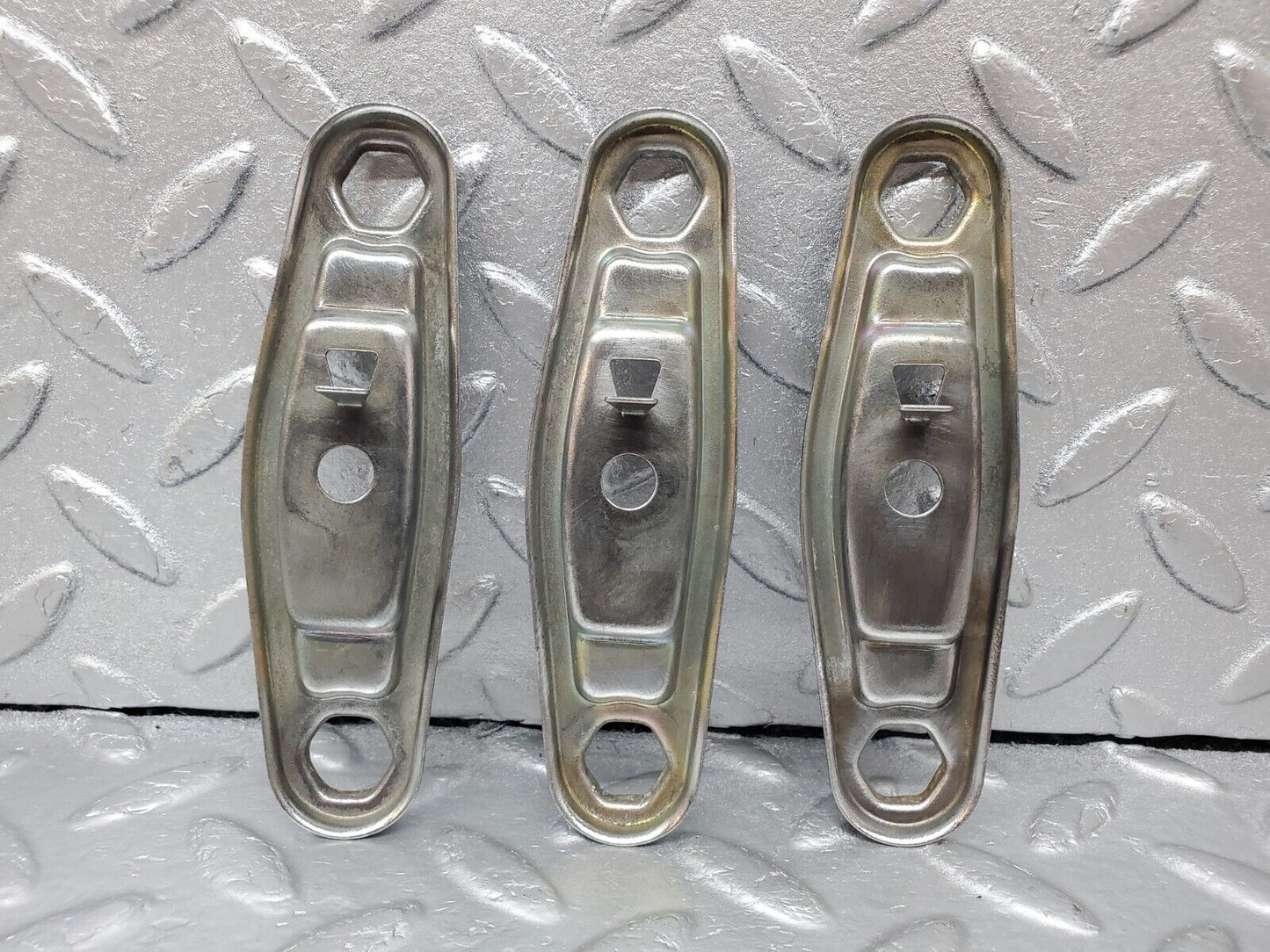 45347 Mercedes-Benz 280E M110.983 Fuel Injector Bracket 3X