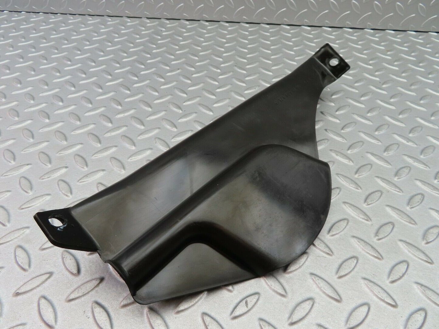 6059 Mercedes-Benz W126 380SE Central Locking Vacuum Pump Cover 1268050714