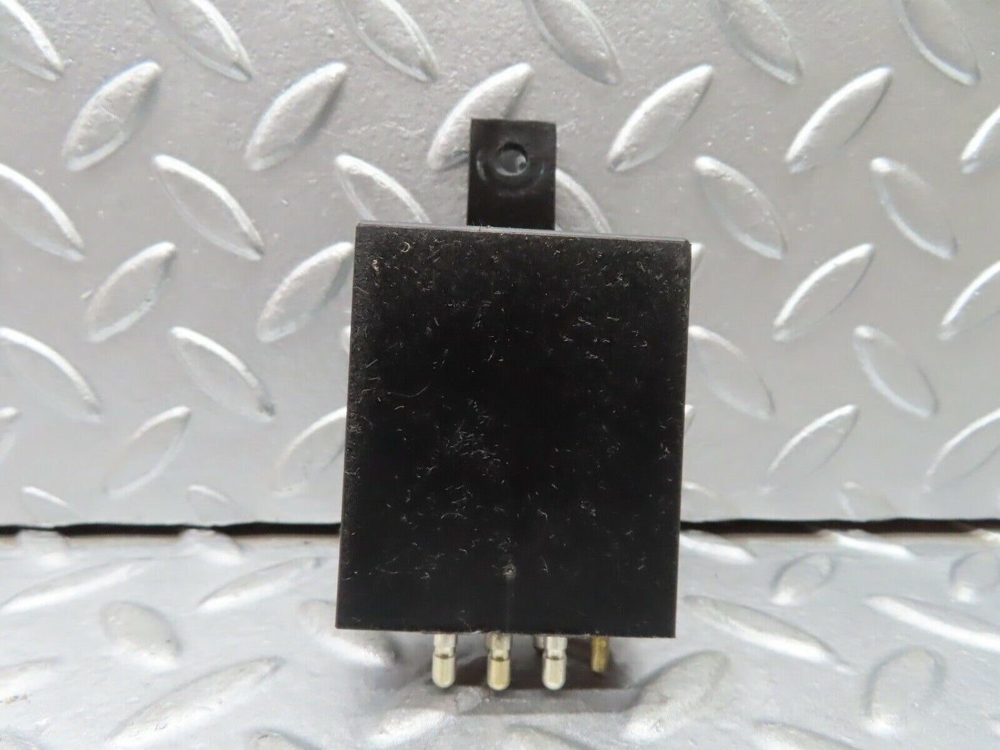 20322 Mercedes-Benz W114 280CE Coupe Rear Heated Window Relay 1078200110