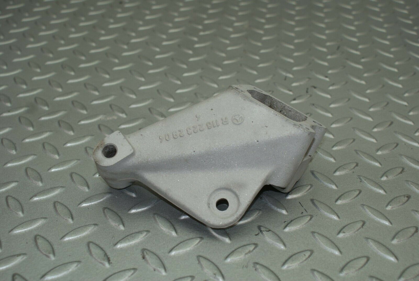 2563 Mercedes-Benz W116 350SE Engine Mount Bracket 1162232904