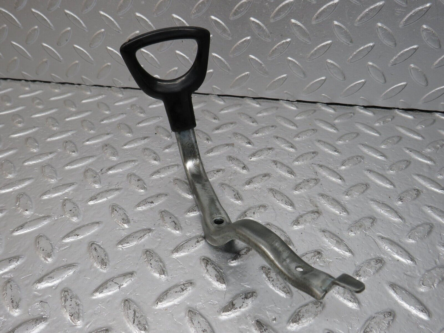 33886 Mercedes-Benz C123 230CE Coupe Front Right Seat Side Height Adjust Handle