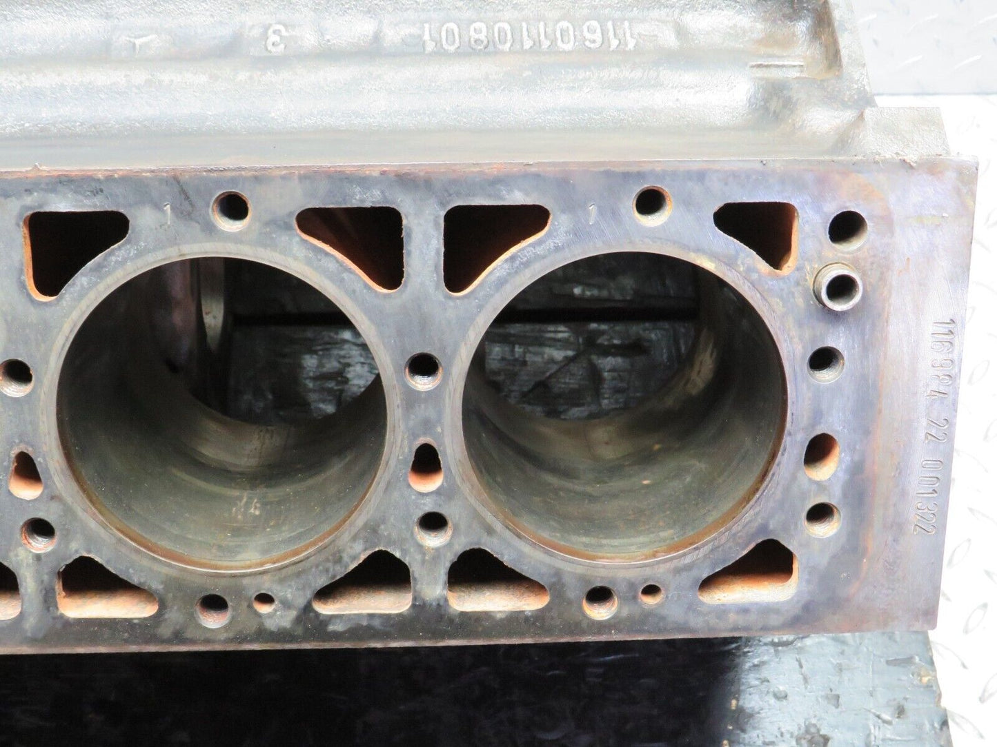 39979 Mercedes-Benz R107 350SL Engine Block 116.984 1160110801