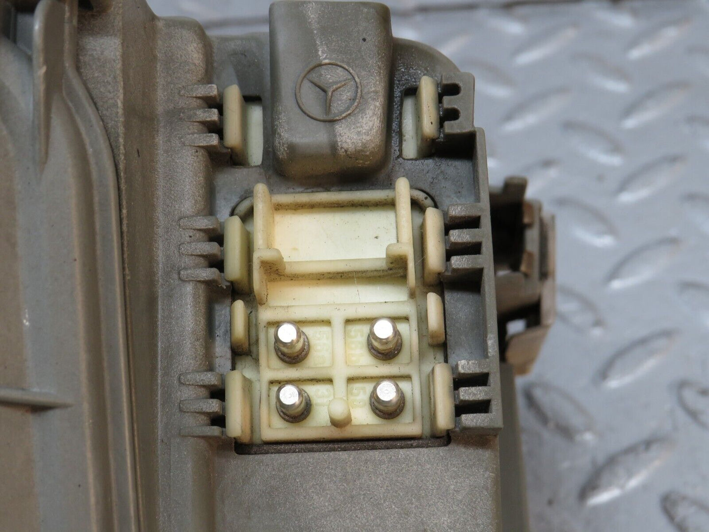 39679 Mercedes-Benz R129 320SL Headlight Bosch Left Side 0301090721 1298207361