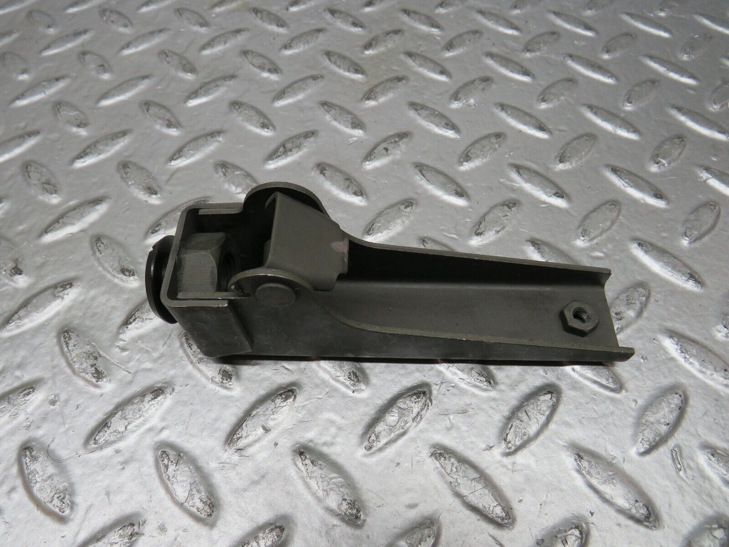 27455 Mercedes-Benz W123 280E Handbrake Regulator