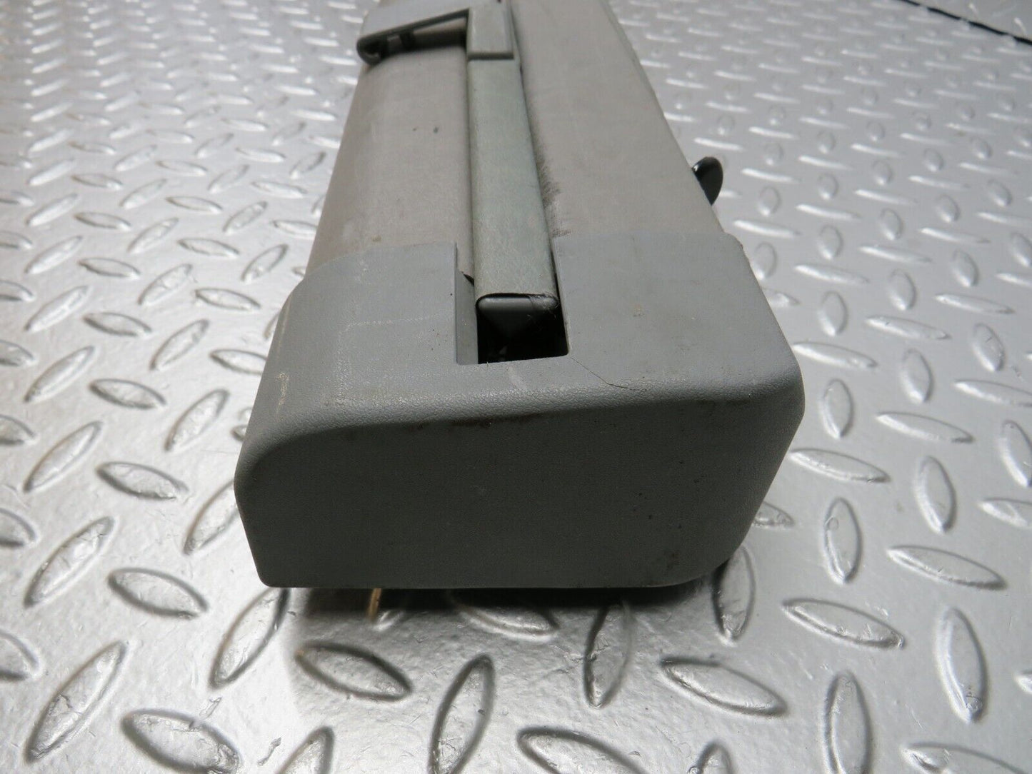 31499 Mercedes-Benz S124 220TE Wagon Trunk Roll Compartment Cover