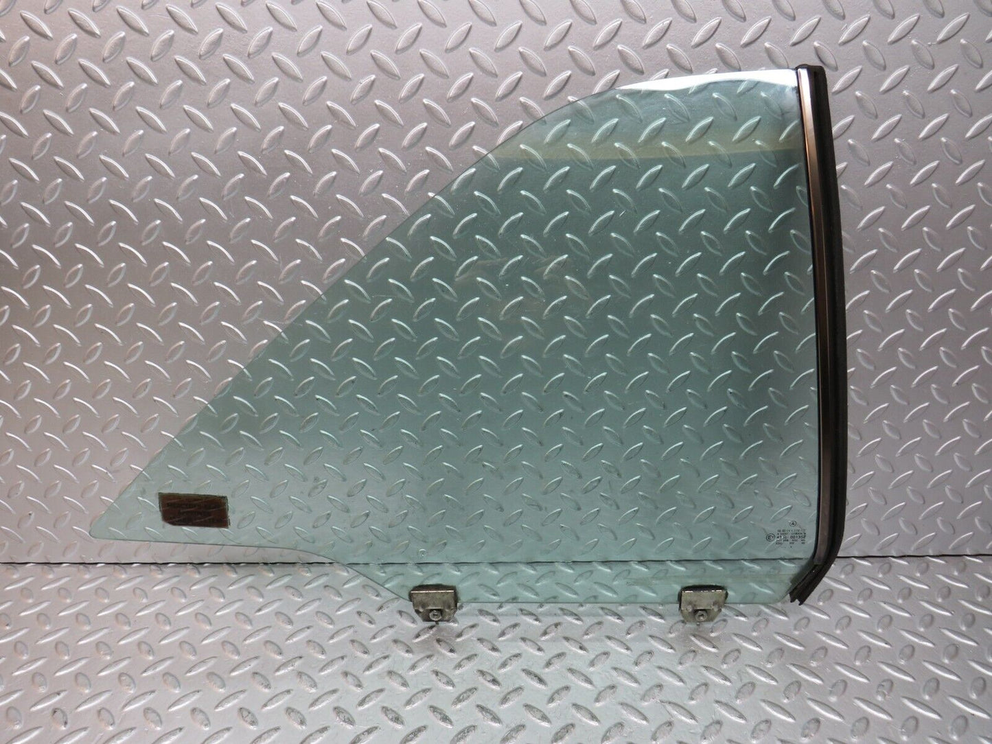 28942 Mercedes-Benz C124 320CE Coupe Rear Right Window Glass