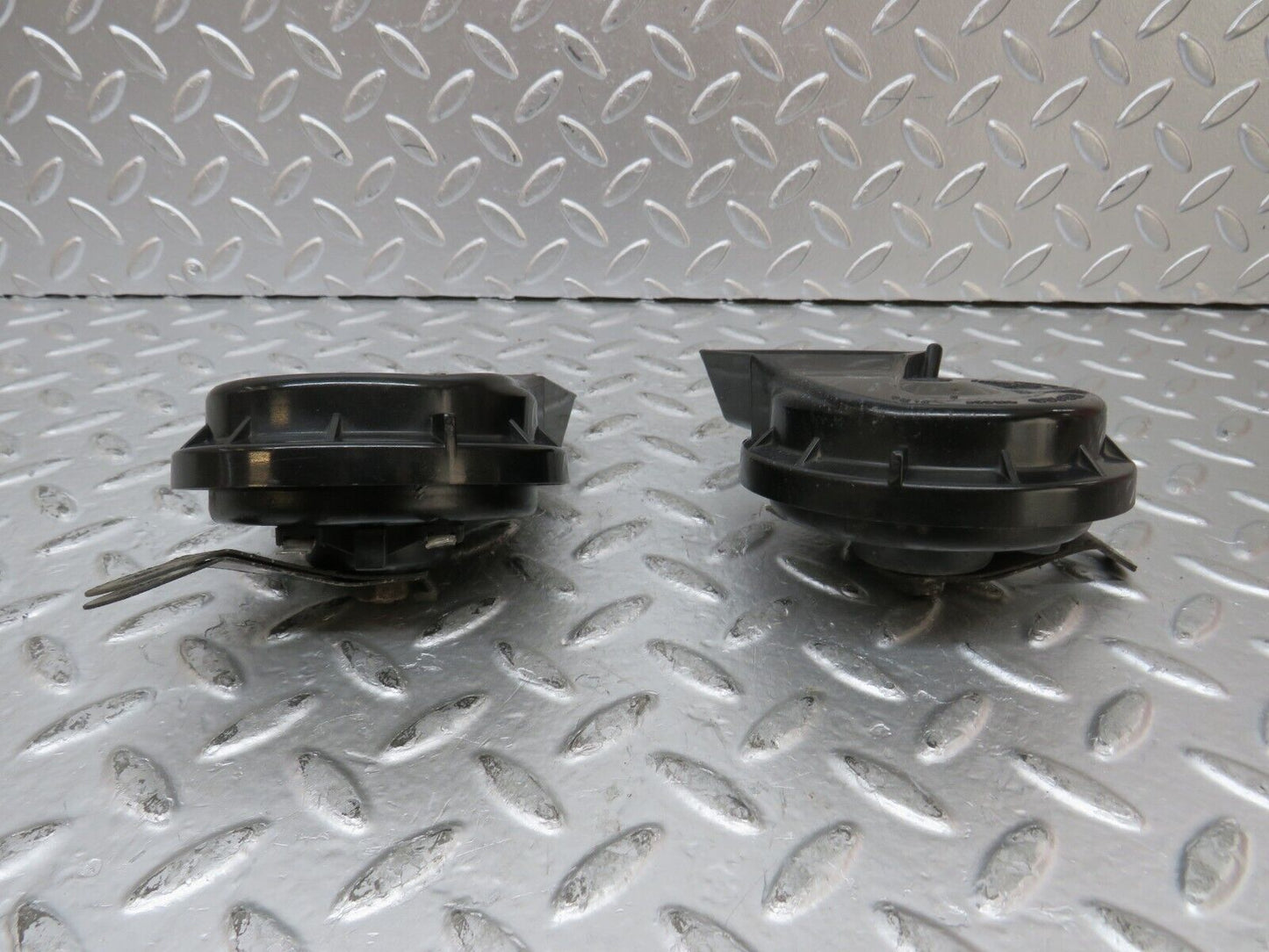 26418 Mercedes-Benz C124 220CE Coupe Horn Hella Pair 006812