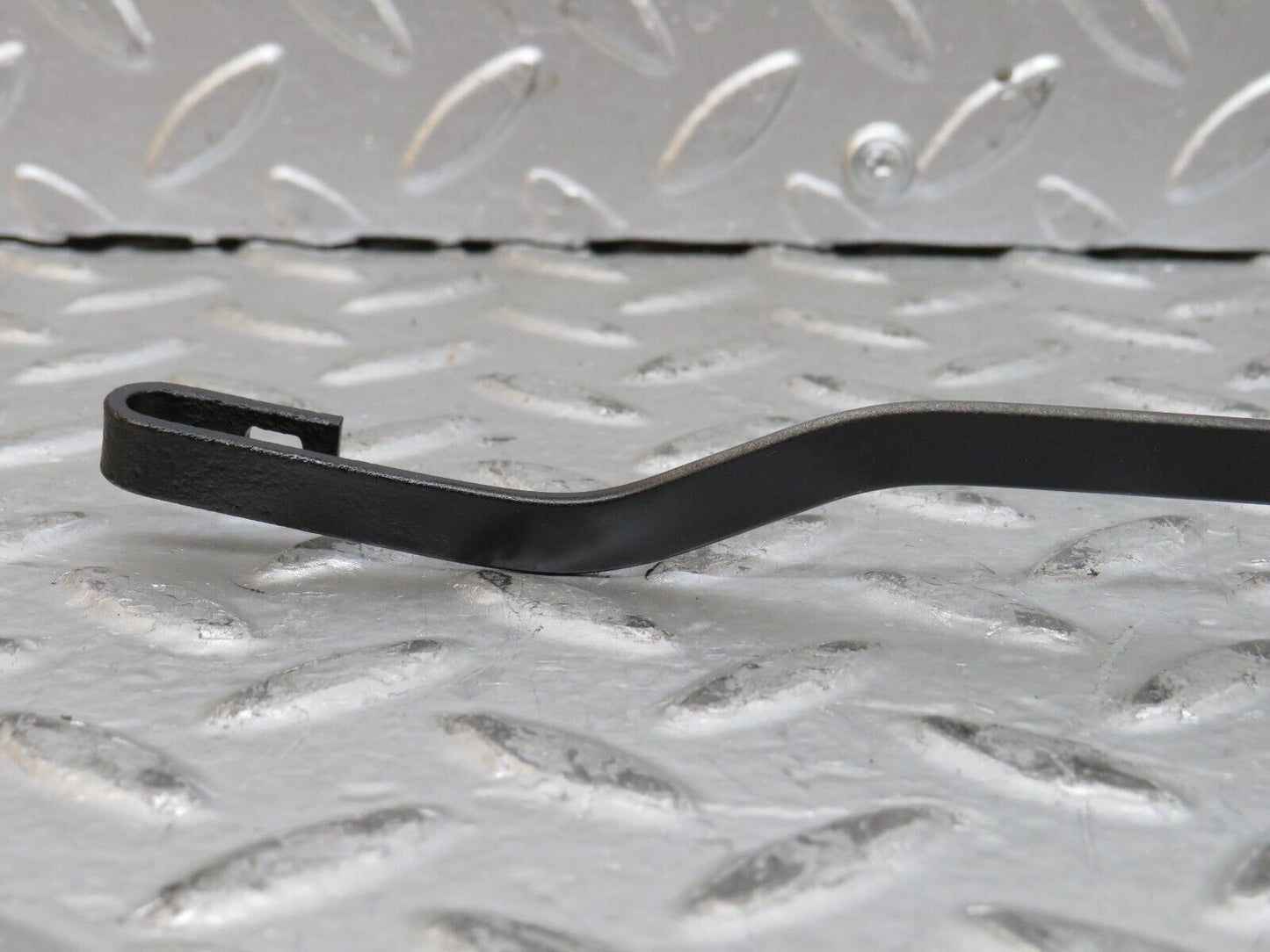 28381 Mercedes-Benz S123 240D Wagon Left Wiper Arm Bosch 3399990553