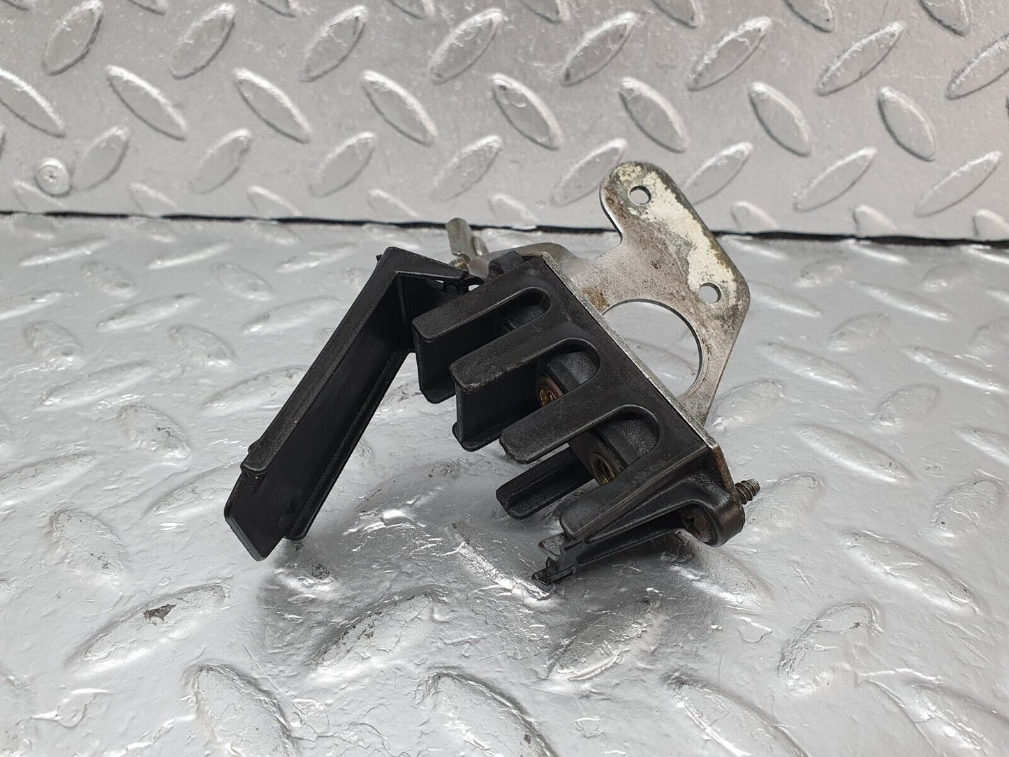 44135 Mercedes-Benz C123 230CE Coupe Cable Wire Connector 1235400369
