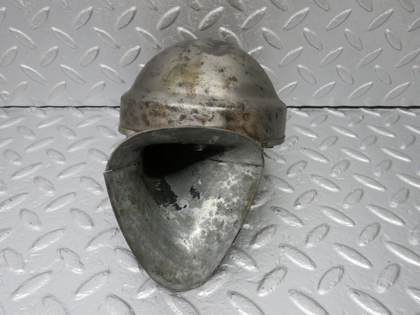40363 Mercedes-Benz W110 230 Horn Lucas