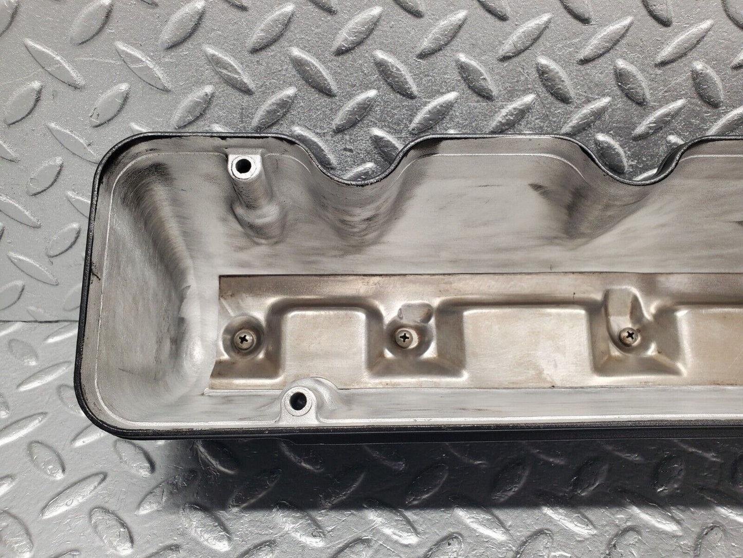 46319 Mercedes-Benz W126 420SE Cylinder Head Valve Cover Left Side 1170162105
