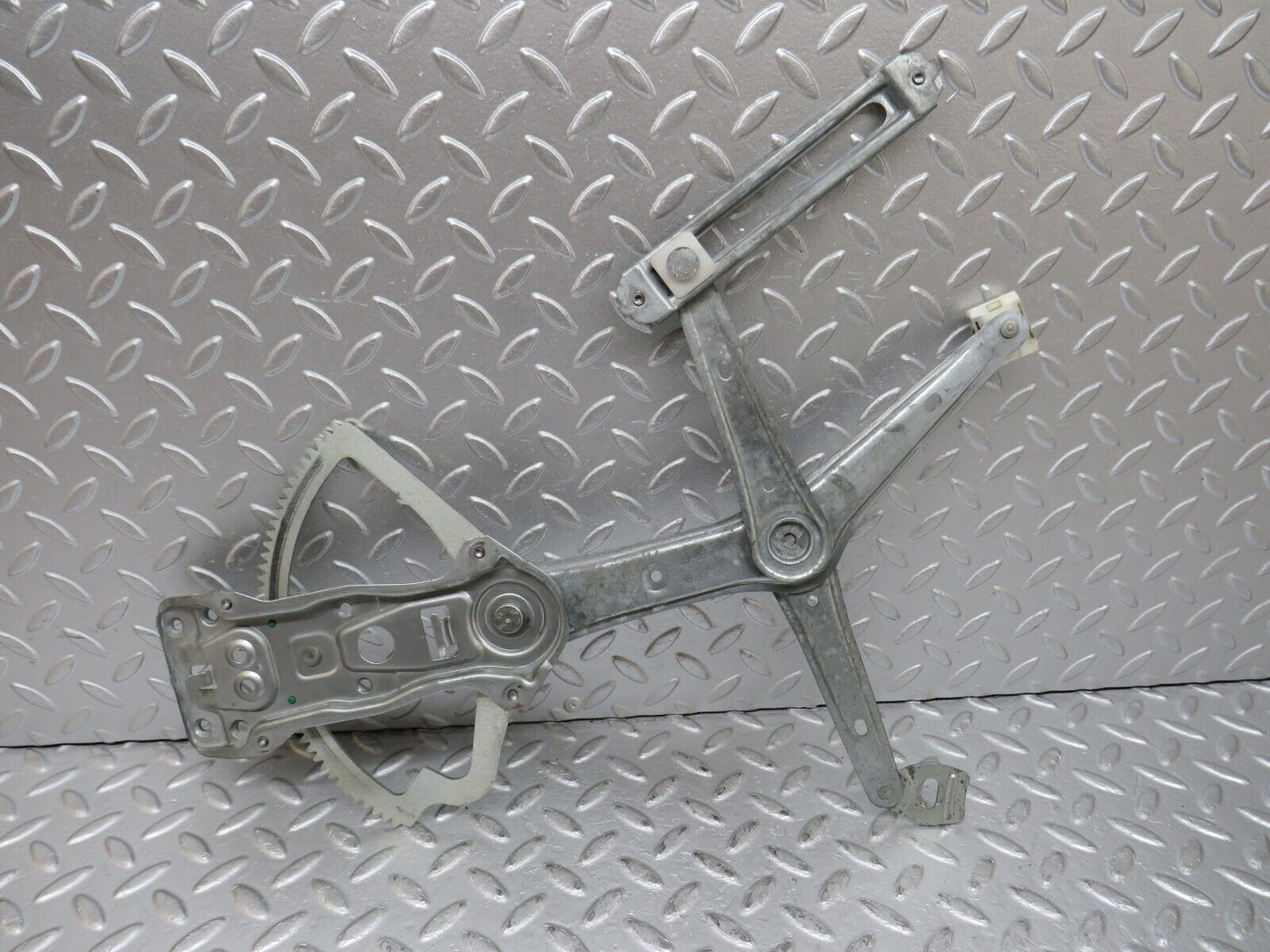 33391 Mercedes-Benz W202 C180 Front Right Power Window Regulator