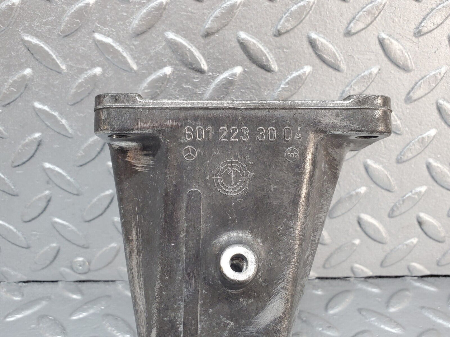 44809 Mercedes-Benz W124 220E Engine Mount Bracket Right Side 6012233004