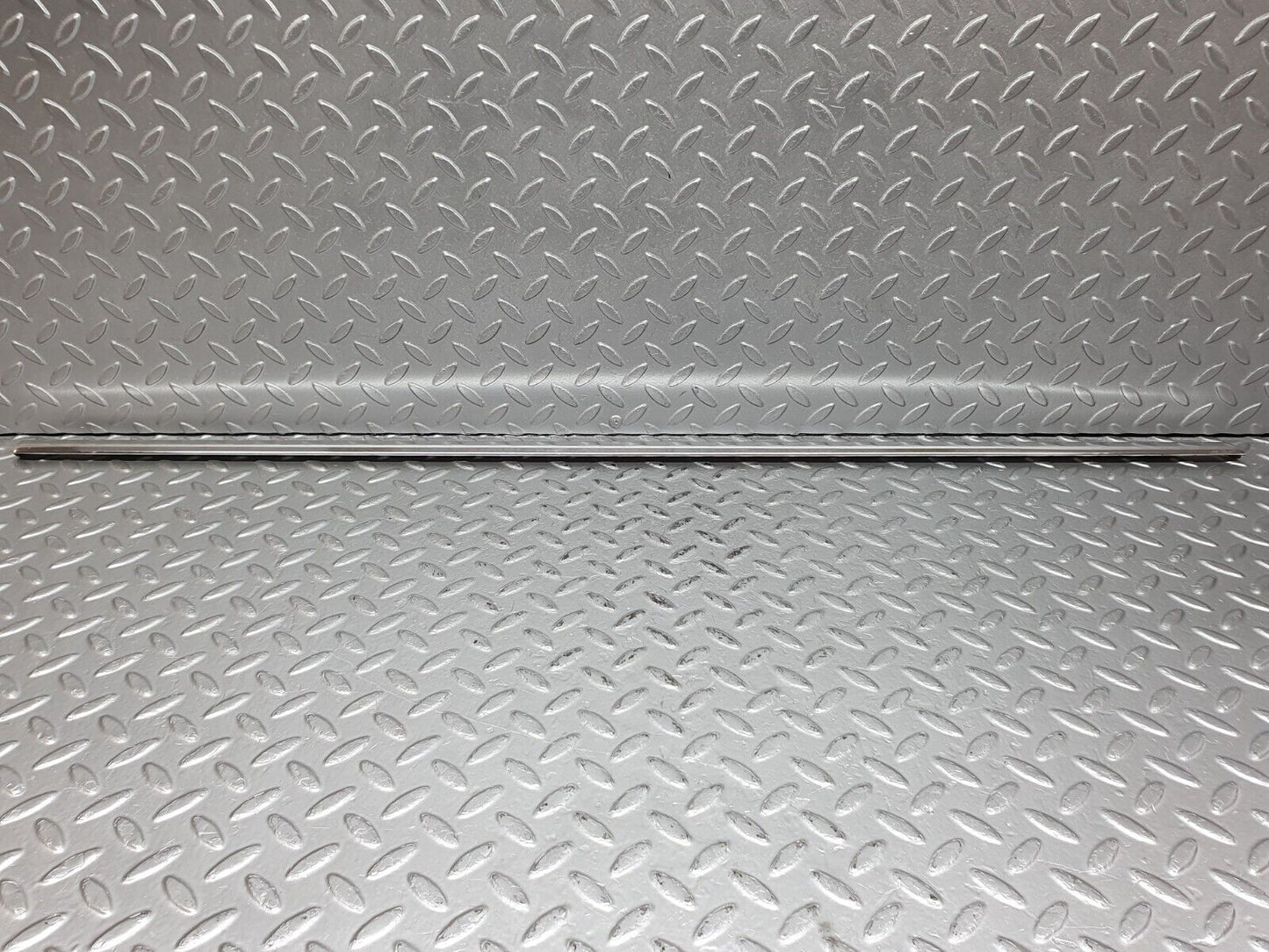 41188 Mercedes-Benz W126 300SE Rear Left Door Chrome Moulding Trim