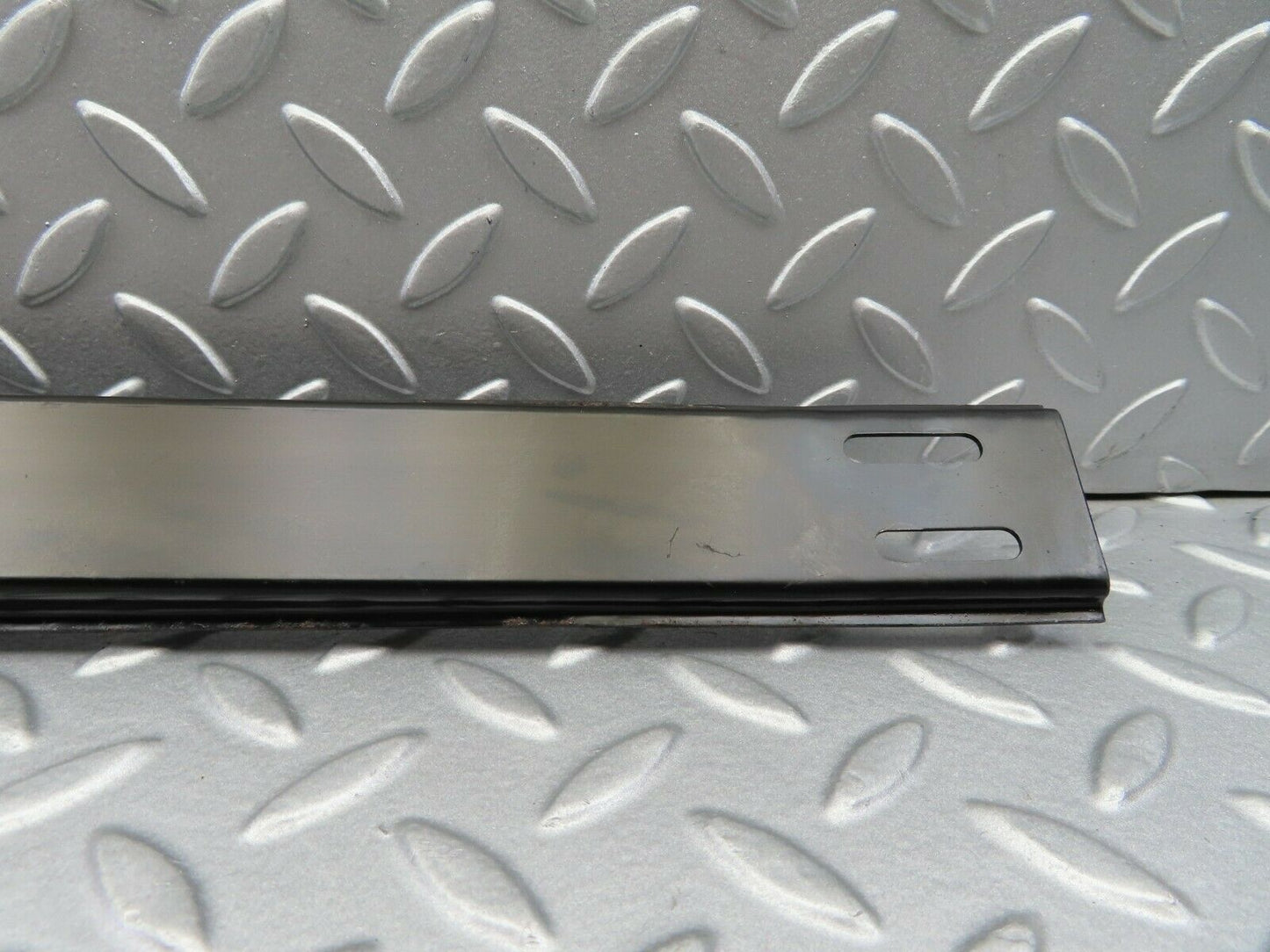 6385 Mercedes-Benz W126 380SE Sunroof Moving Plate