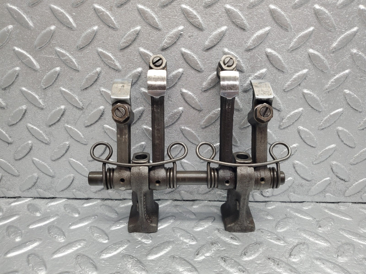 W112 rocker arm support arm shaft used OEM