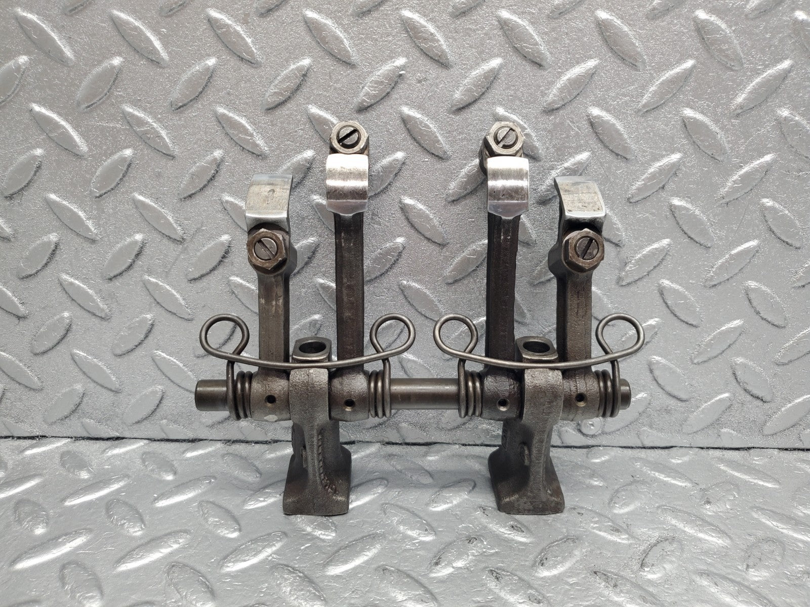 W112 rocker arm support arm shaft used OEM