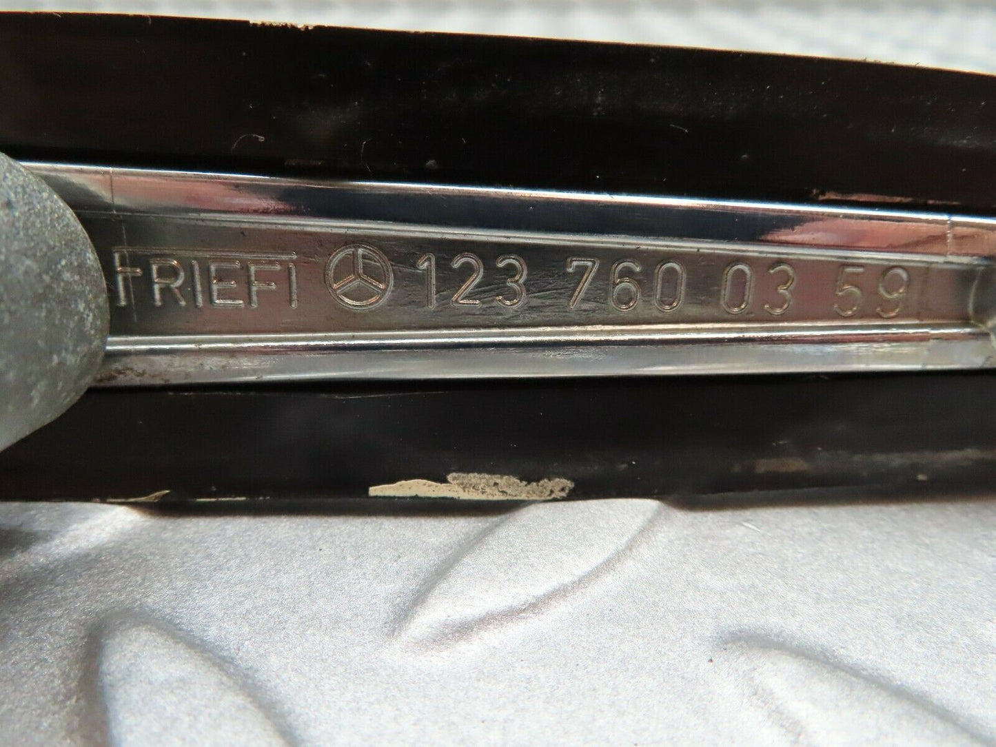 3707 Mercedes-Benz S123 200T Wagon Exterior Door Handle Rear Right 1237600359