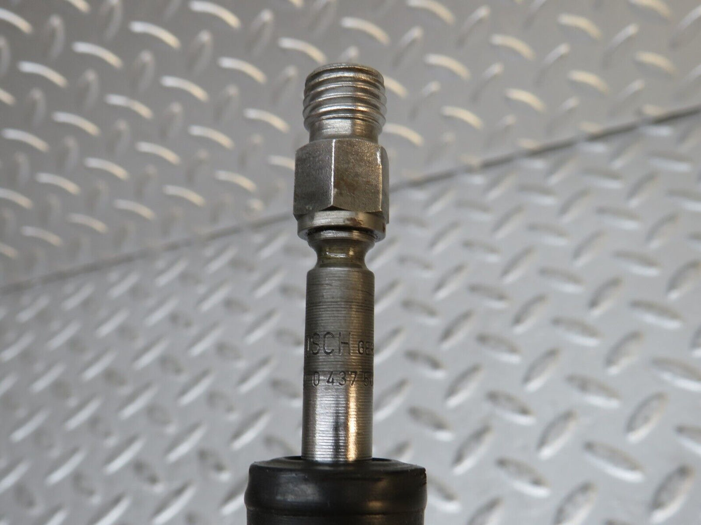 29928 Mercedes-Benz W123 230E Fuel Injector Bosch 0437502010