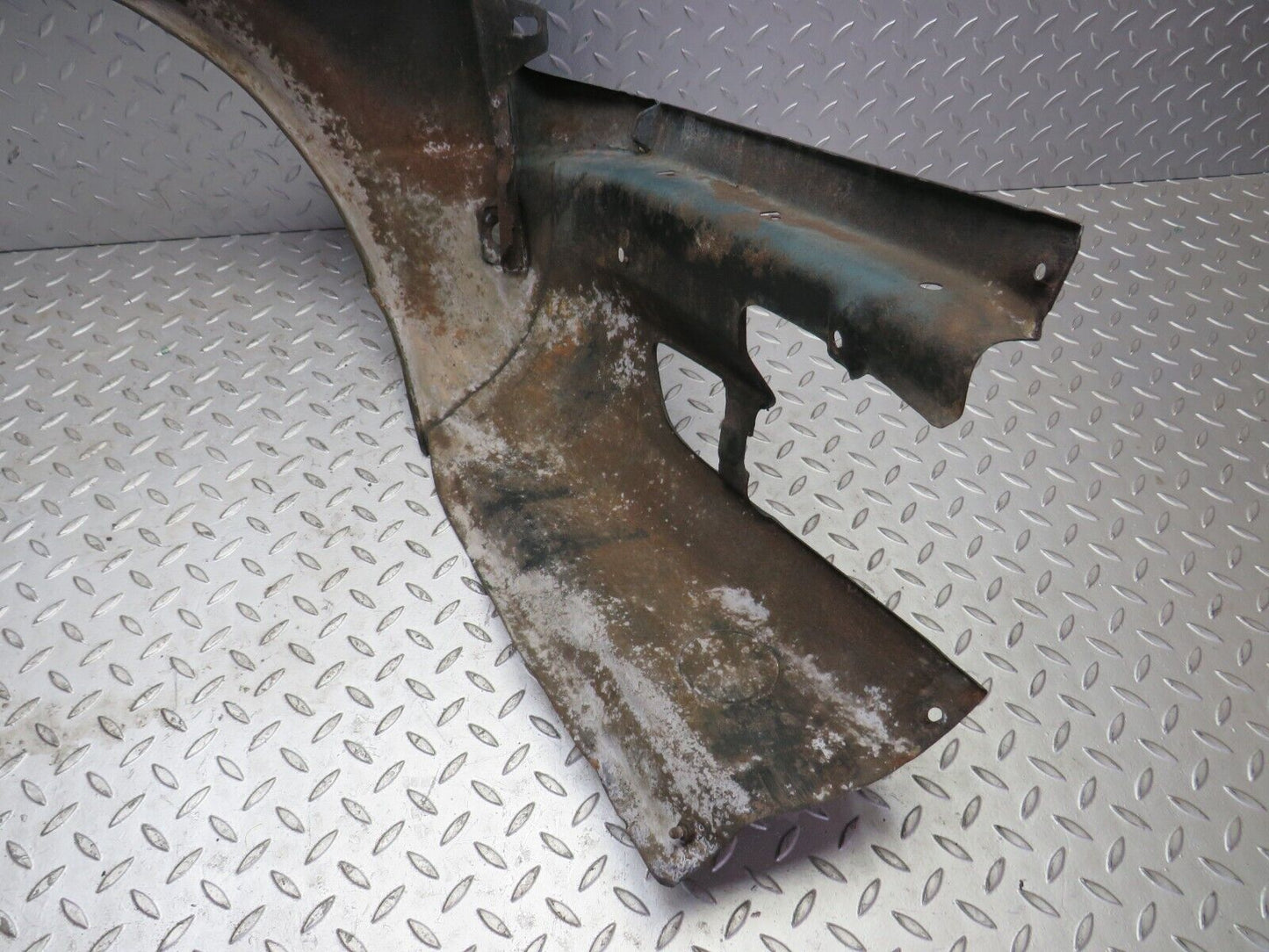 29796 Mercedes-Benz W123 230E Front Left Wing Fender