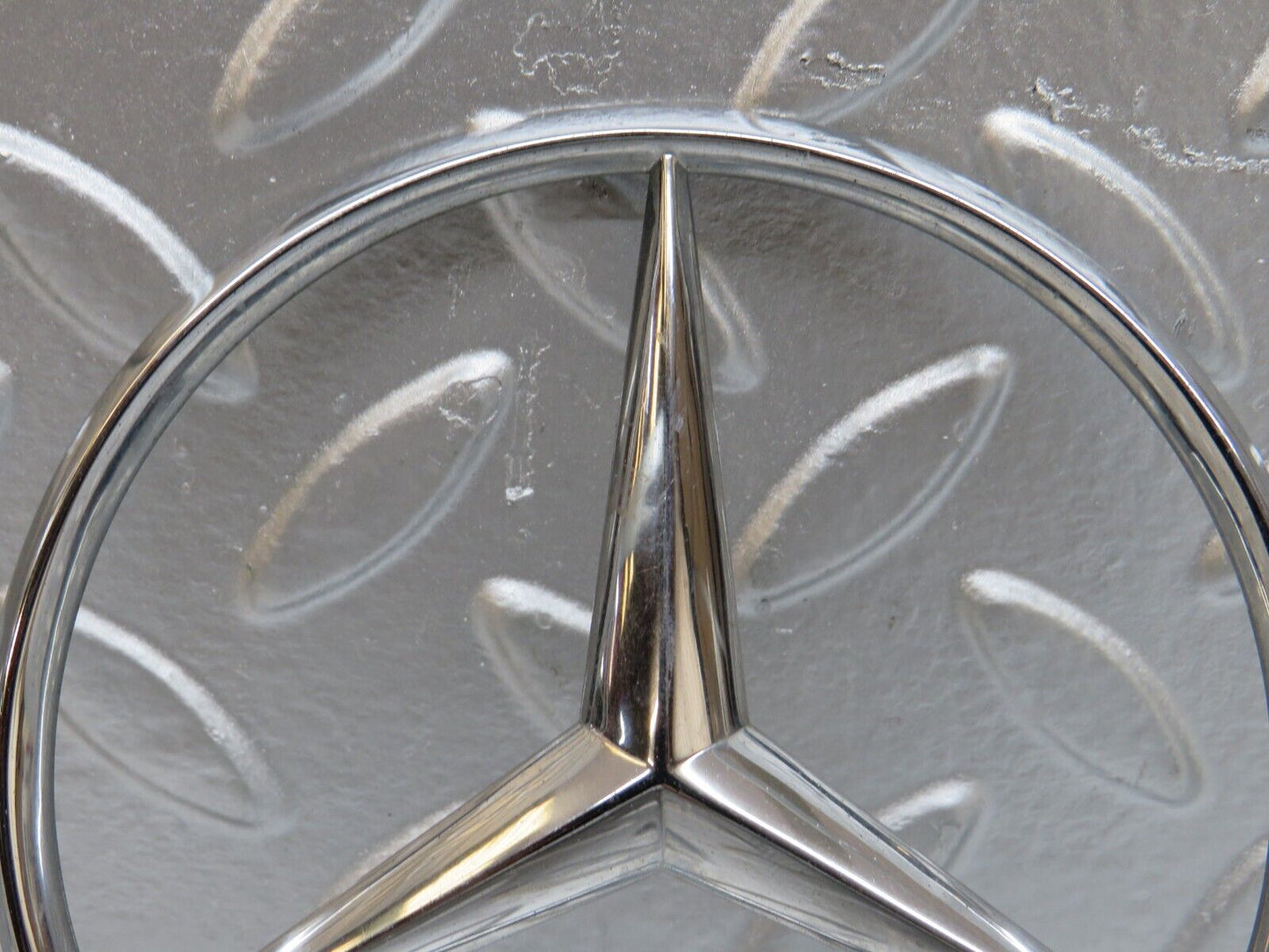 29473 Mercedes-Benz W124 230E Chrome Rear Emblem 2017580058