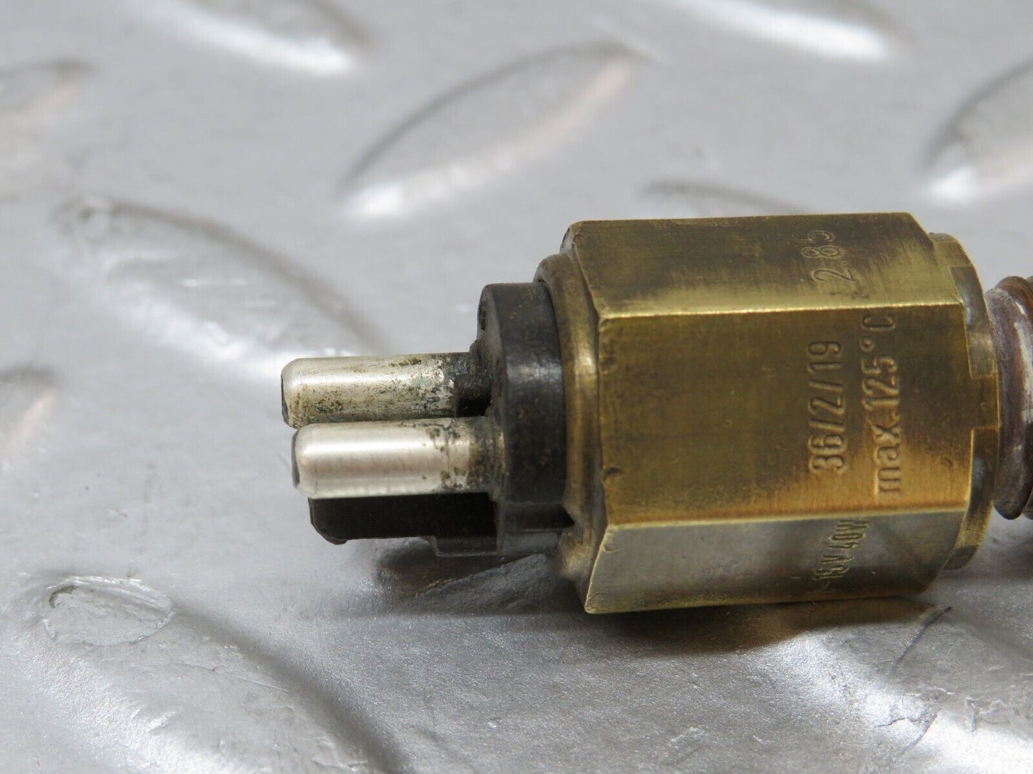 35515 Mercedes-Benz R107 280SL Coupe Temperature Sensor VDO