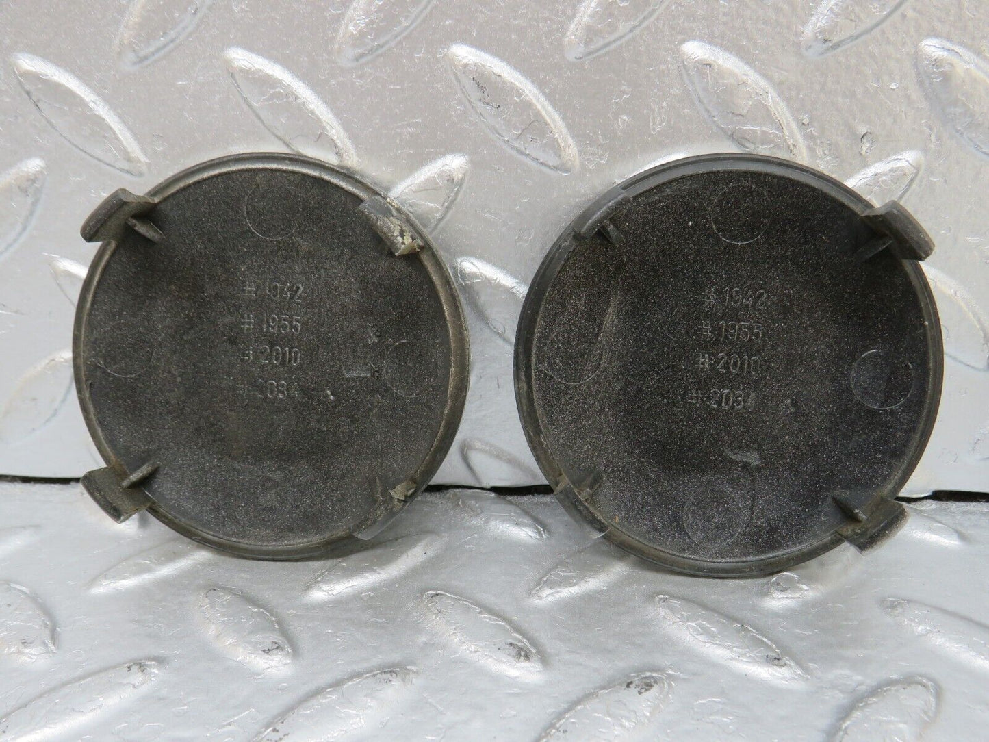 34196 Mercedes-Benz W124 260E Wheel Hub Cap Set