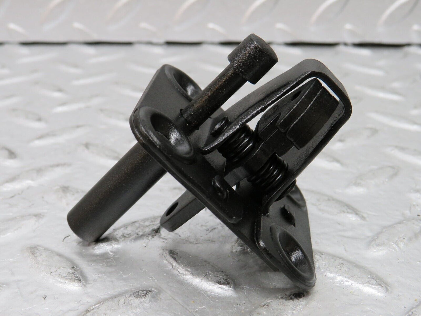26866 Mercedes-Benz W123 240D Bonnet Lock Latch