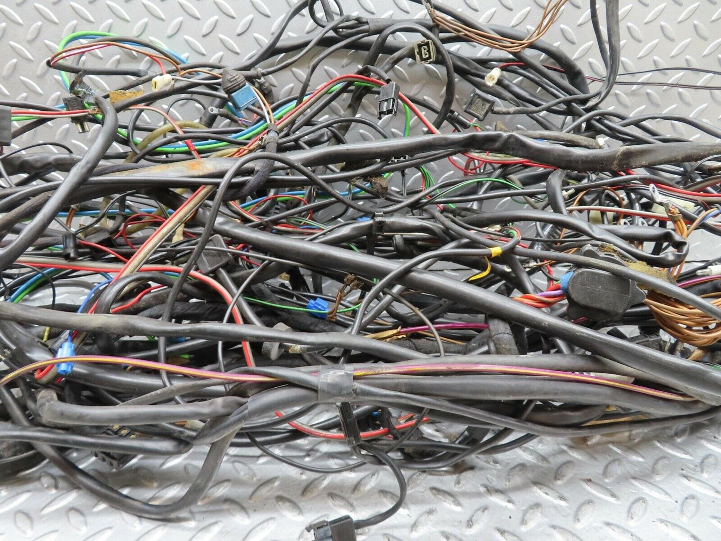 7044 Mercedes-Benz W123 230E Engine Chassis Body Wire Wiring Harness