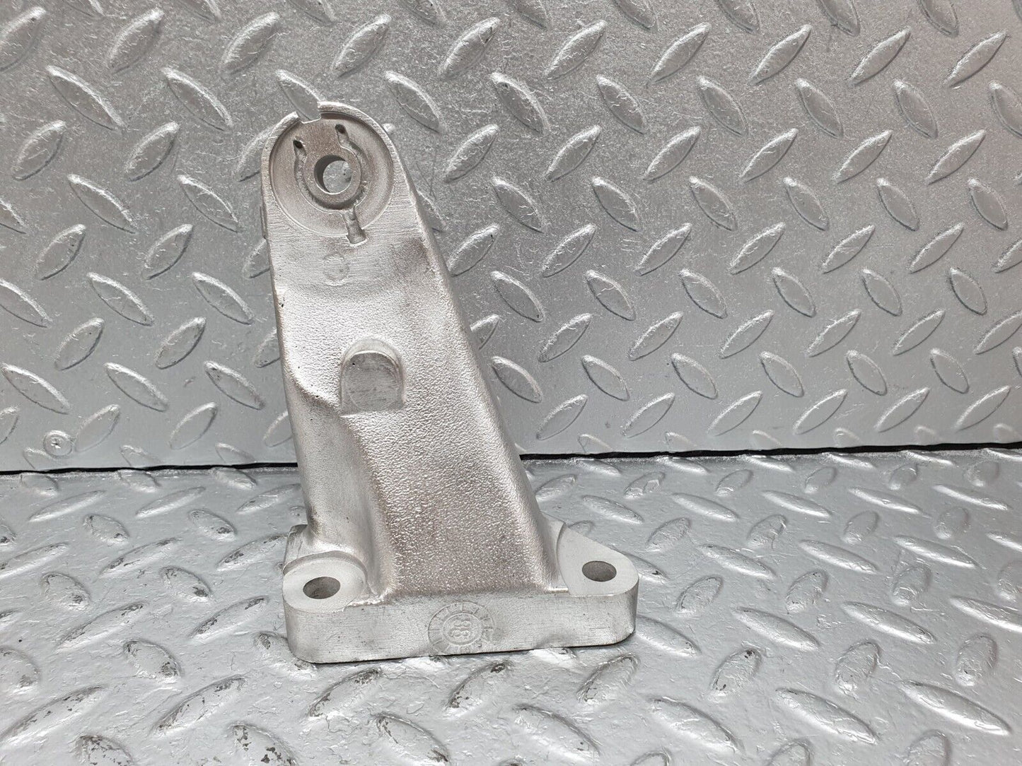 41448 Mercedes-Benz W124 200E Engine Mount Bracket Right Side 1022234204