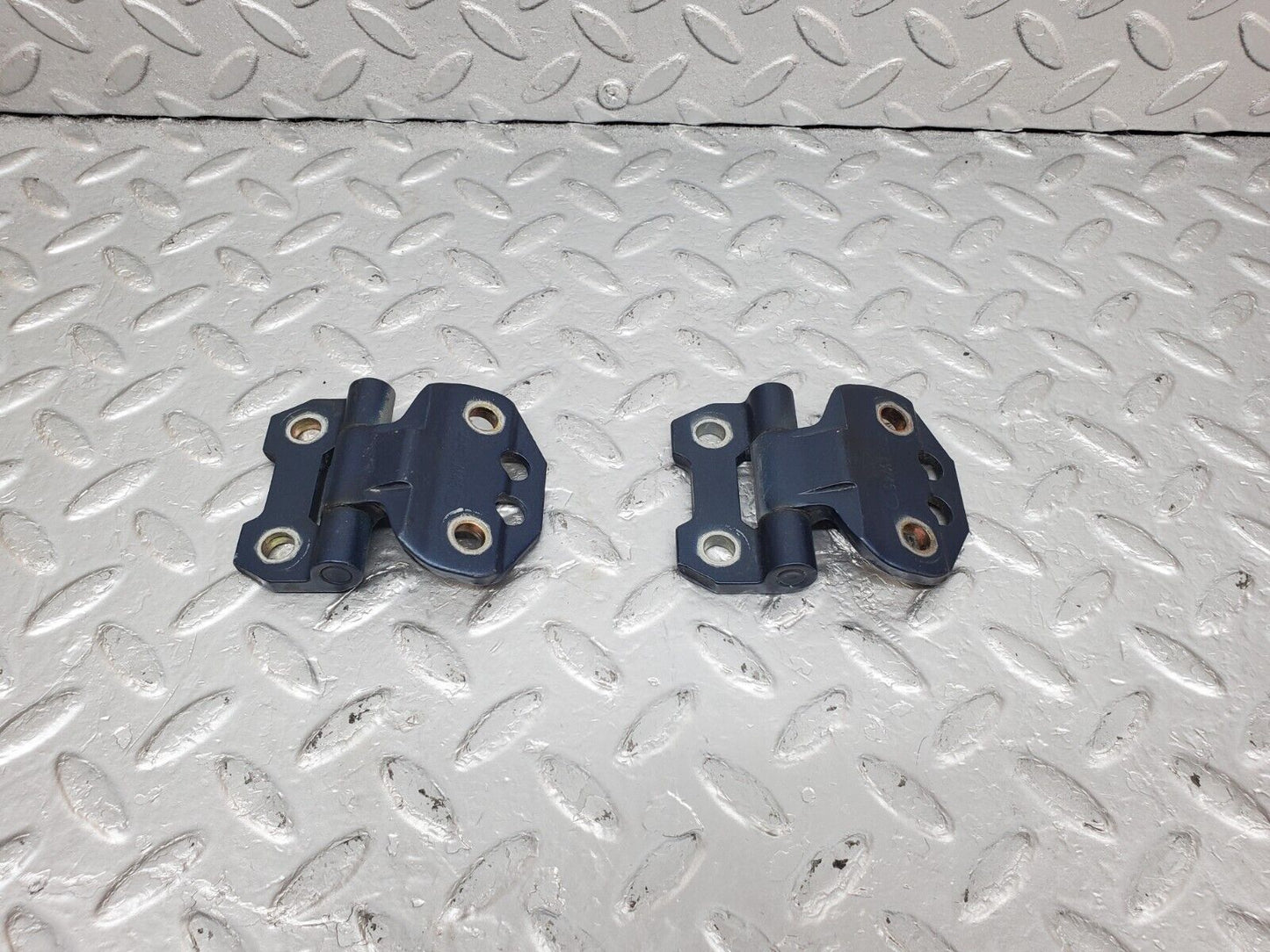 44750 Mercedes-Benz W124 220E Door Hinge Right Side