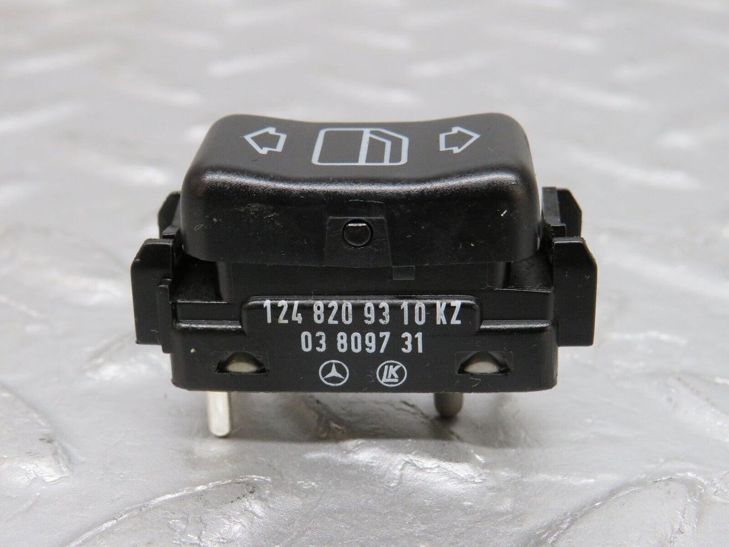 38086 Mercedes-Benz A124 320E Electric Window Switch Left Side 1248209310