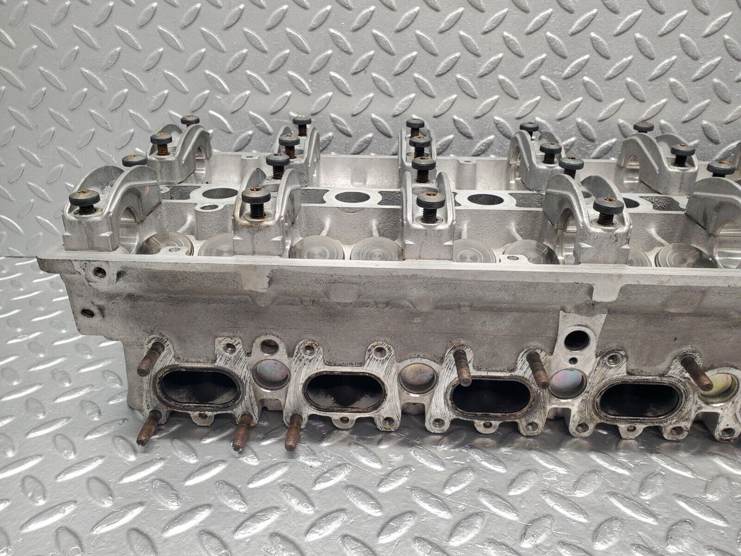 46239 Mercedes-Benz W124 280E Cylinder Head 1040161601