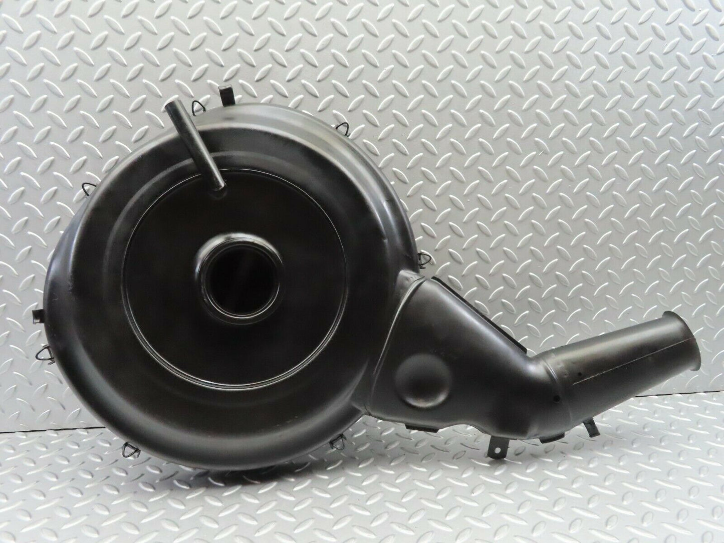 7058 Mercedes-Benz C107 350SLC Coupe  Air Filter Housing Box 0070942702