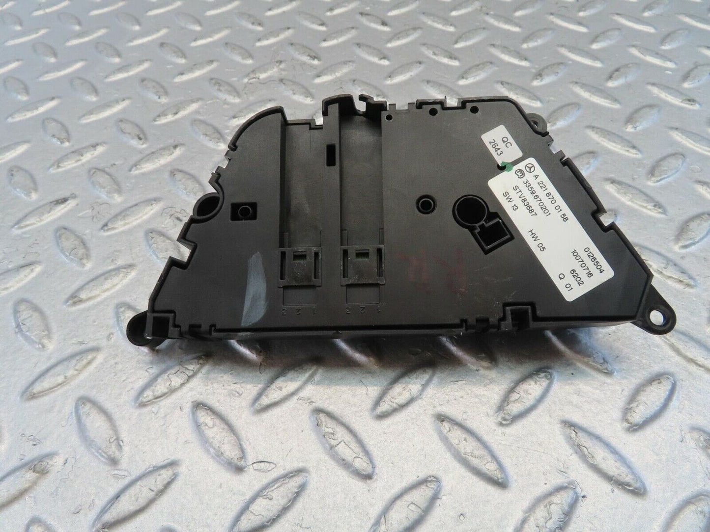 11095 Mercedes-Benz W221 S320 Rear Right Seat Switch 2218700158