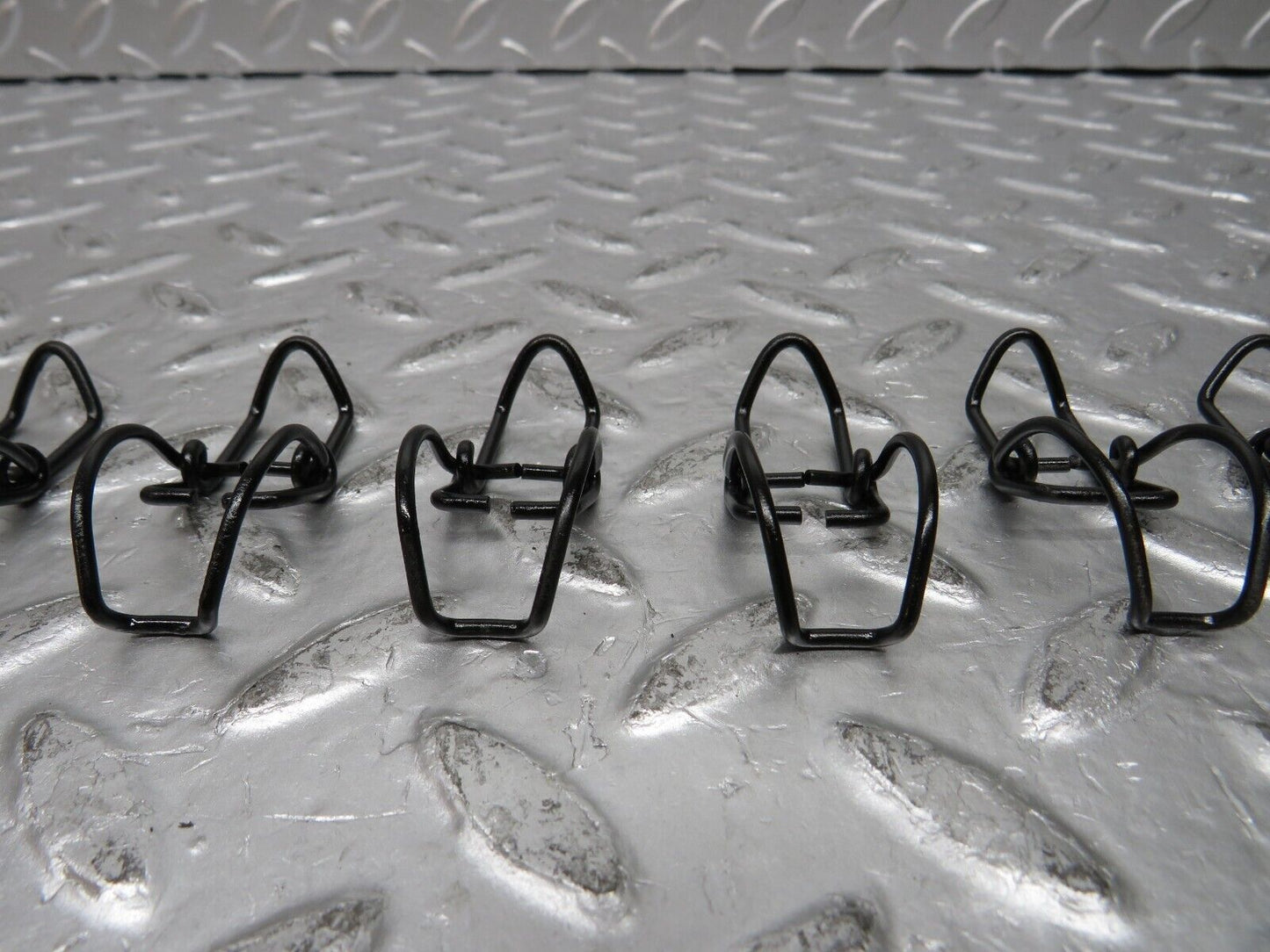 31528 Mercedes-Benz S124 220TE Wagon Air Filter Box Housing Clip Set 7x