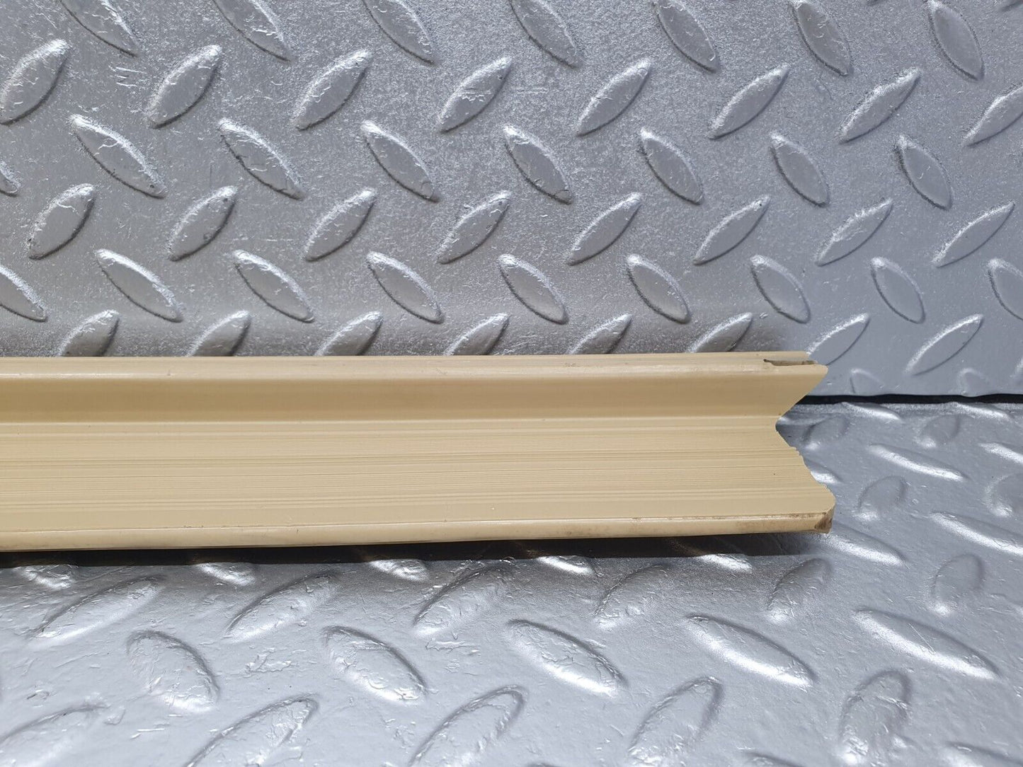 43963 Mercedes-Benz C123 230CE Coupe Left Door Sill Trim Beige