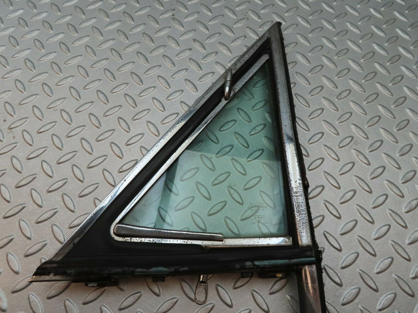 4600 Mercedes-Benz W114 280CE Coupe Front Left Quarter Window Glass